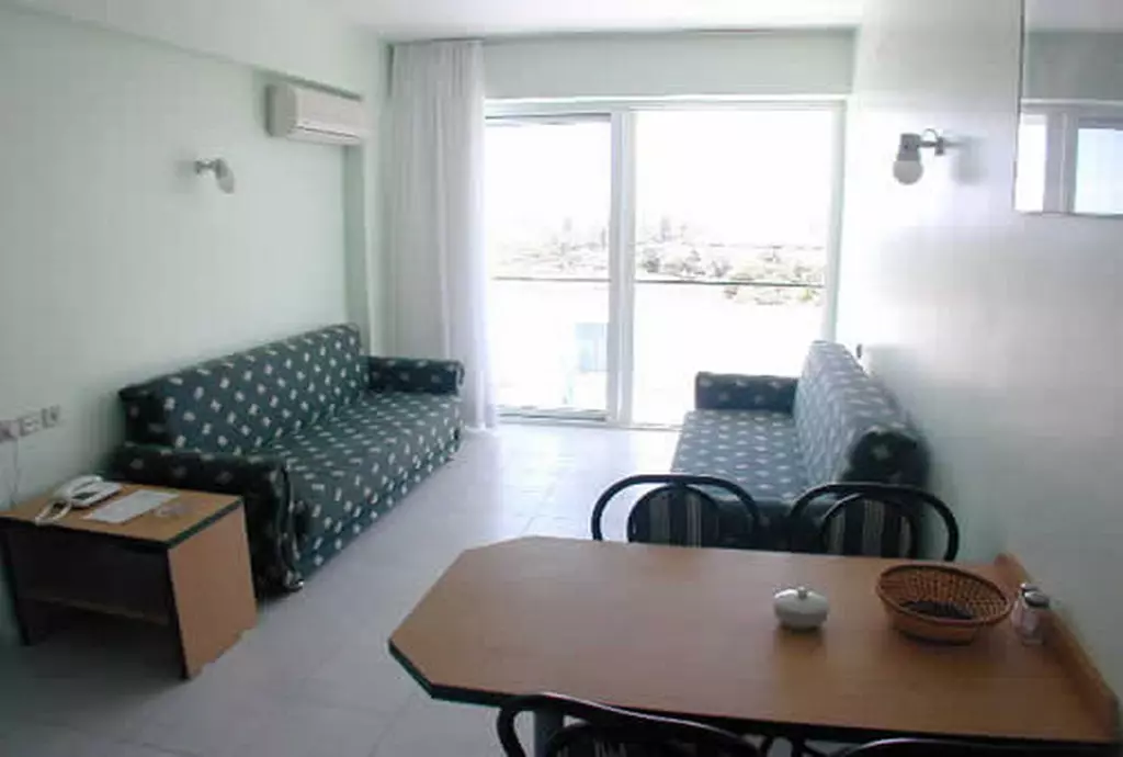 hotel flora suites kusadasi_shabavizparvaz_07.jpg